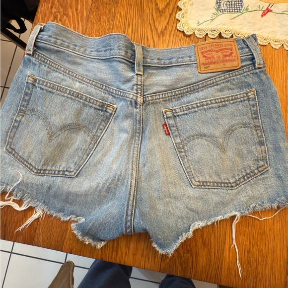 Levi's Light Blue Jean Cut-offs W 29 - Picture 2 of 12